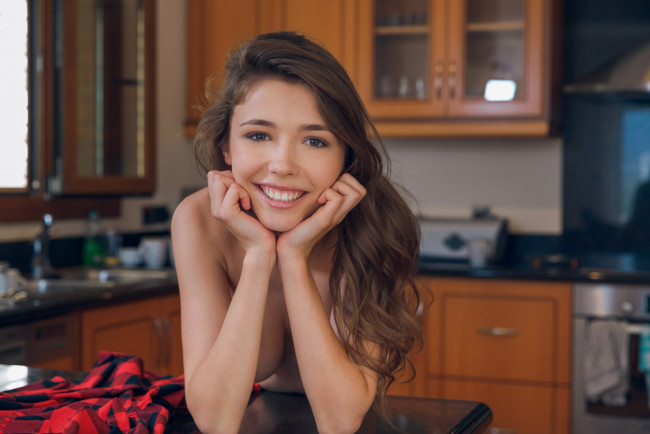 Обои картинки фото девушки, mila azul, фон, девушка, улыбка