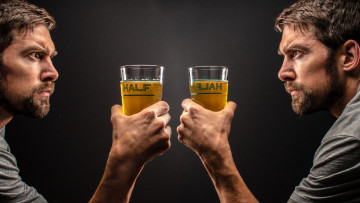 Картинка мужчины -+unsort отражение пиво тату