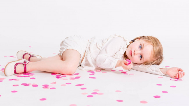 Обои картинки фото разное, дети, девочка, кружочки