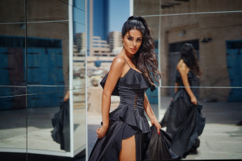 Картинка девушка+-+girl девушки -+брюнетки +шатенки девушка женщина брюнетка темноволосая сексуальная модель звезда позирует разная обувь верхняя стильная одежда нижнее эротическое бельё трусы лифчик колготки чулки аксессуары макияж и множество элементов на фотографии