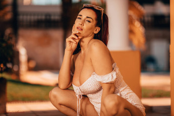 Картинка georgie+darby девушки -+рыжеволосые+и+разноцветные девушка женщина рыжая светлая тёмная сексуальная модель звезда позирует разная обувь верхняя стильная одежда нижнее эротическое бельё трусы лифчик колготки чулки аксессуары макияж и множество элементов на фотографии