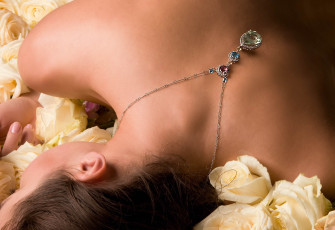 Картинка разное украшения аксессуары веера колье розы девушка спина