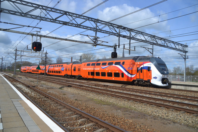 Обои картинки фото техника, поезда, железная, дорога, рельсы, локомотив, состав