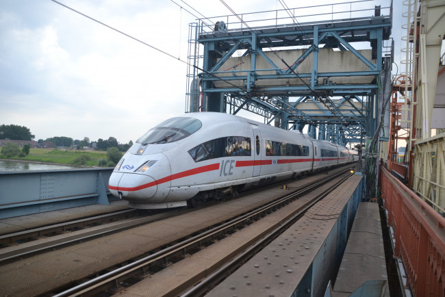 Обои картинки фото техника, поезда, железная, дорога, рельсы, локомотив, состав