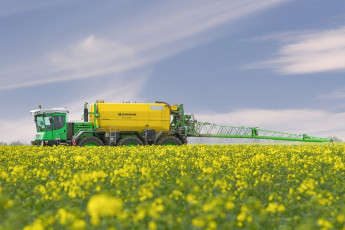 Картинка техника распылители сельхоз работы