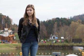 Картинка девушки mila+azul девушка гора фон