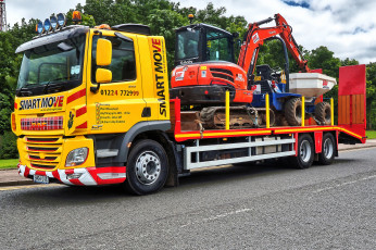 Картинка автомобили daf+ выставка улица грузовик седельный тягач