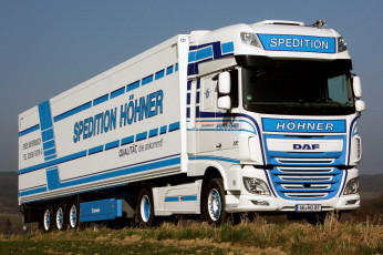 Картинка автомобили daf+ выставка улица грузовик седельный тягач