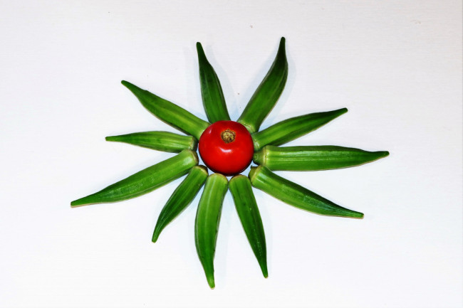 Обои картинки фото еда, овощи, помидор, окра, бамия