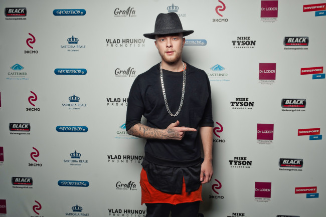 Обои картинки фото музыка, -временный, взгляд, музыкант, шляпа, парень, крид