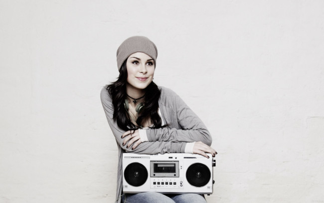 Обои картинки фото музыка, lena, meyer, landrut, певица, шапочка, магнитофон