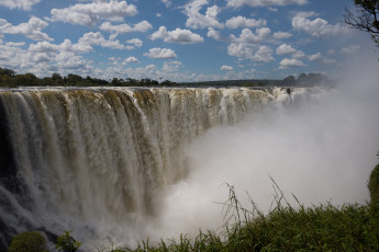 Картинка природа водопады трава облака небо водопад пар