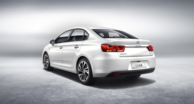 Обои картинки фото автомобили, citroen, citroеn, c4, sedan, 2015г