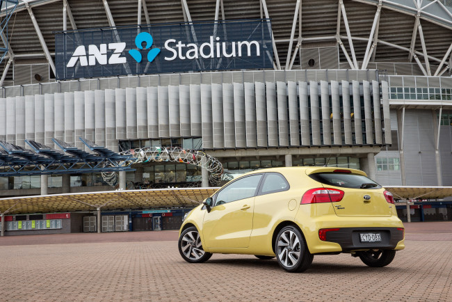 Обои картинки фото автомобили, kia, 2015г, au-spec, желтый, ub, sport, rio