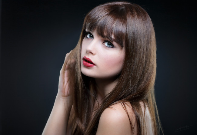 Обои картинки фото девушки, -unsort , брюнетки,  шатенки, взгляд, лицо