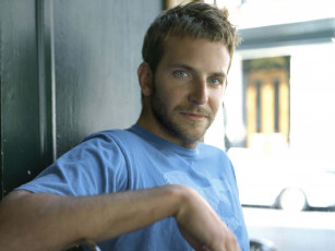 обоя мужчины, bradley cooper, актер, футболка, лицо, окно