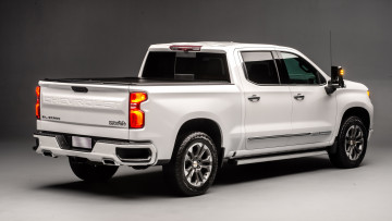 Картинка chevrolet+silverado+high+country+crew+cab+2023 автомобили chevrolet шевроле сильверадо белый пикап вид сзади новинки авто