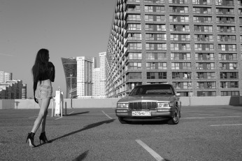 Картинка девушка+и+авто автомобили -авто+с+девушками девушка женщина брюнетка темноволосая сексуальная модель звезда позирует разная обувь верхняя стильная одежда нижнее эротическое бельё трусы лифчик колготки чулки аксессуары макияж и множество элементов на фотографии