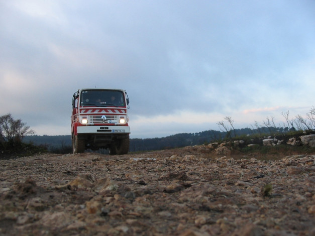 Обои картинки фото автомобили, renault, trucks