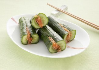 Картинка еда салаты закуски палочки рис огурец тарелка