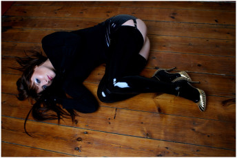 Картинка _Unsort+-НЕ+ВЫБИРАТЬ++ девушки  не выбирать латекс паркет туфли