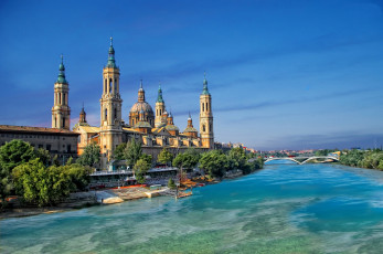 Картинка bas& 237 lica+del+pilar города -+дворцы +замки +крепости река мост замок