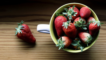 Картинка еда клубника +земляника ягоды