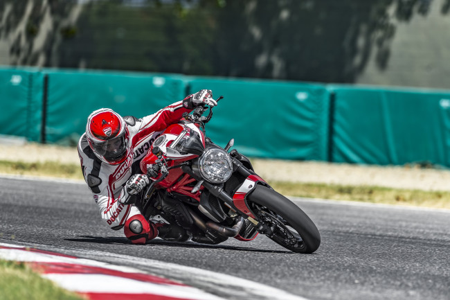 Обои картинки фото спорт, мотоспорт, гонки, трек, скорость