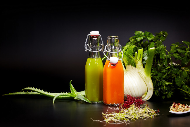 Обои картинки фото еда, напитки,  сок, напиток, зелень, овощи, сок