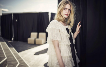 Картинка девушки elle+fanning шторы кружева блондинка