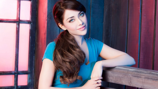 Обои картинки фото девушка, девушки, -unsort , брюнетки, темноволосые, модель, annie, krislinzki