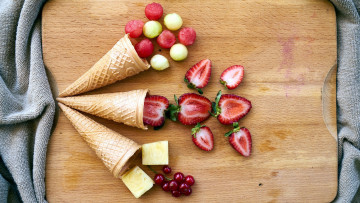 Картинка еда фрукты +ягоды клубника арбуз смородина