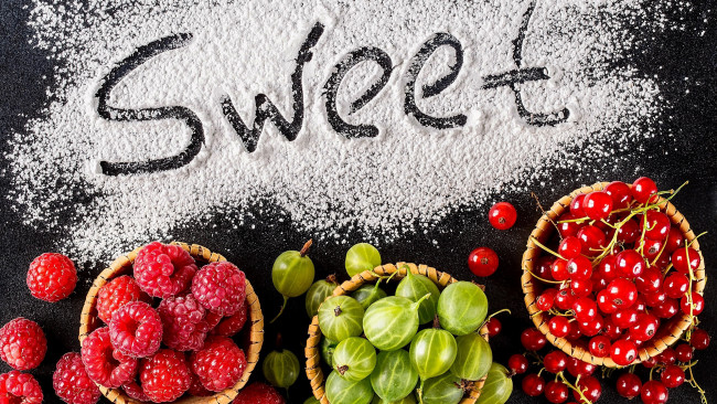 Обои картинки фото еда, фрукты,  ягоды, крыжовник, малина, смородина