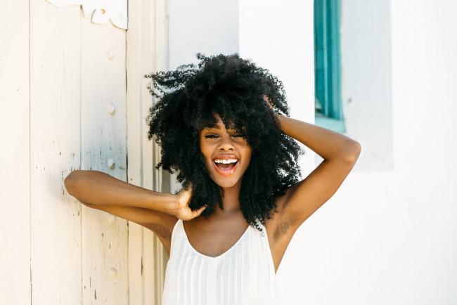 Обои картинки фото tunisha hubbard, девушки, чернокожая, брюнетка, модель, девушка, поза, tunisha, hubbard, красотка, мулатка