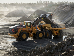 Картинка техника фронтальные+погрузчики volvo