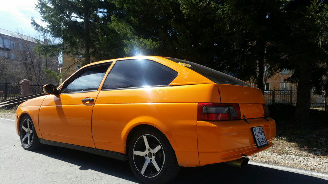 Обои картинки фото lada 112, автомобили, выставки и уличные фото, лада, желтая, улица