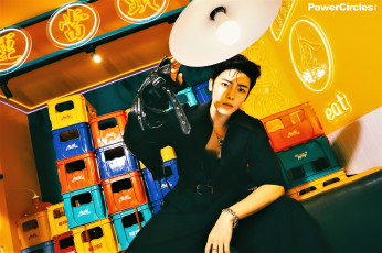 Картинка мужчины hou+ming+hao актер ящики