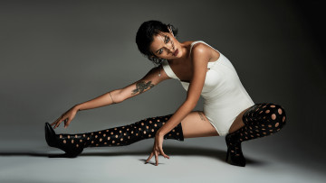 Картинка девушки -+брюнетки +шатенки красивая девушка