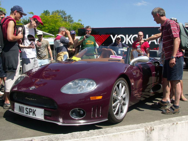 Обои картинки фото spyker, автомобили, выставки, уличные, фото