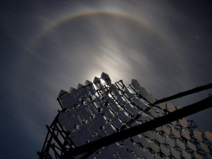 Картинка лунное гало космос луна