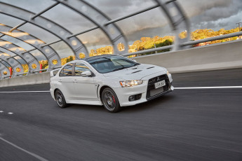 Картинка автомобили mitsubishi светлый 2015г au-spec final edition evolution x lancer