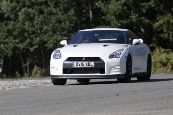 Картинка автомобили nissan datsun gt-r track pack uk-spec светлый 2015г
