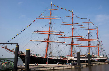 Картинка sedov корабли парусники мачты причал