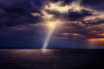 Картинка корабли Яхты тучи озеро лодка луч света