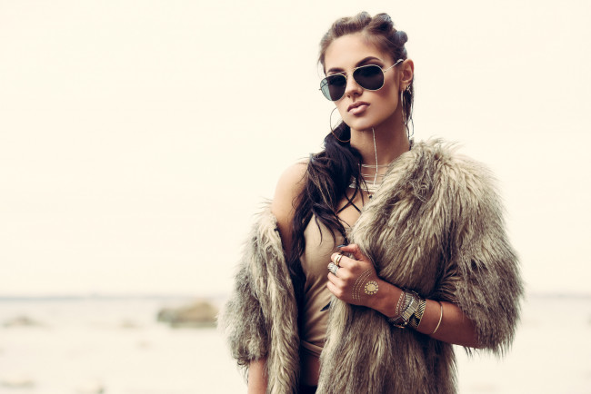 Обои картинки фото девушки, -unsort , брюнетки,  шатенки, взгляд, лицо