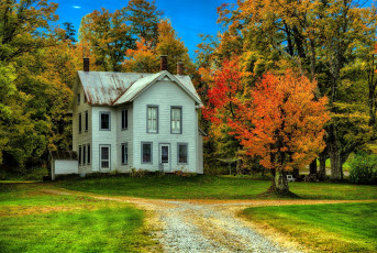 Картинка города -+здания +дома осень деревья дом