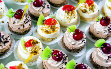Картинка еда пирожные +кексы +печенье вишня киви