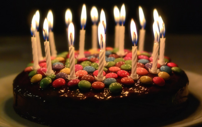 Обои картинки фото еда, торты, свечи, торт, праздник