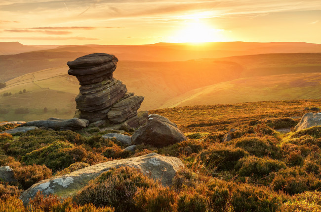 Обои картинки фото природа, восходы, закаты, свет, камни, гора, утро