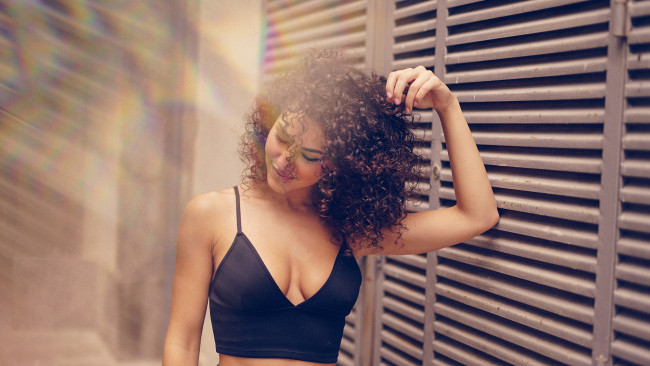 Обои картинки фото девушка, девушки, -unsort , брюнетки, темноволосые, модель